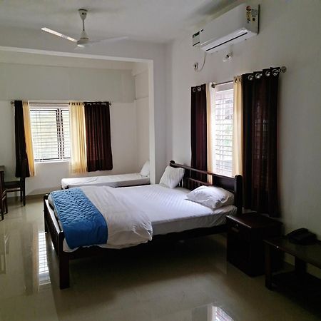 Hotel Blue Rays Bainduru 外观 照片