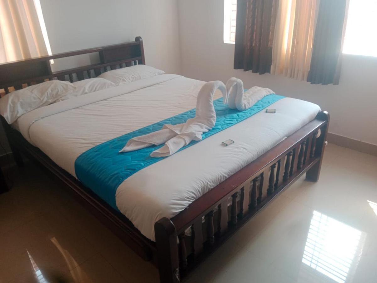 Hotel Blue Rays Bainduru 外观 照片