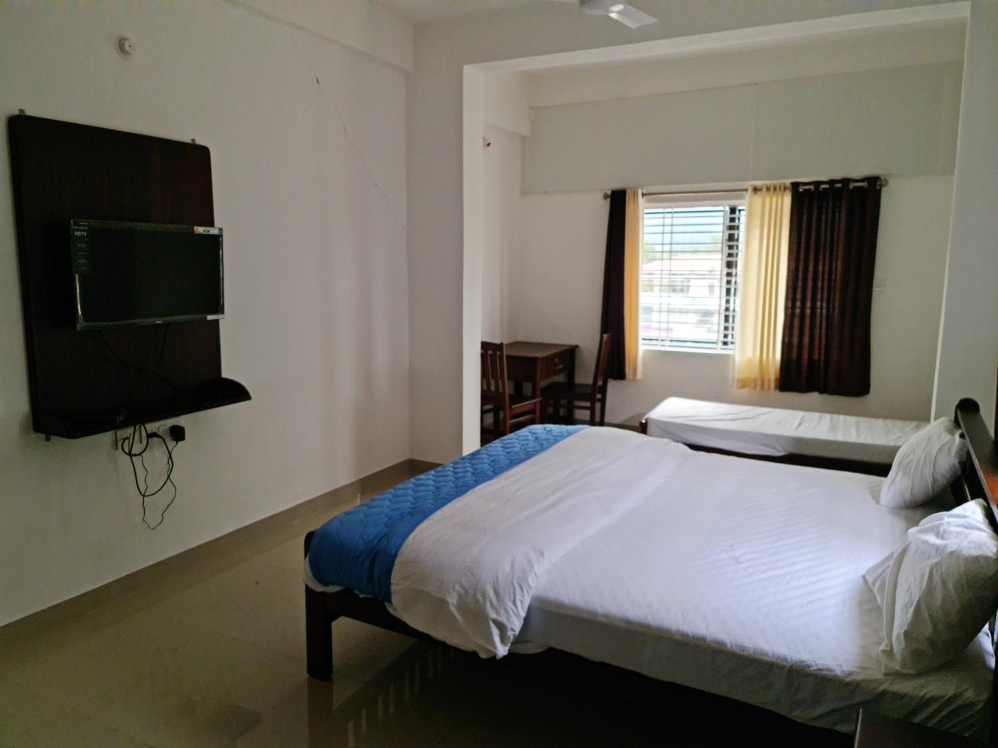 Hotel Blue Rays Bainduru 外观 照片